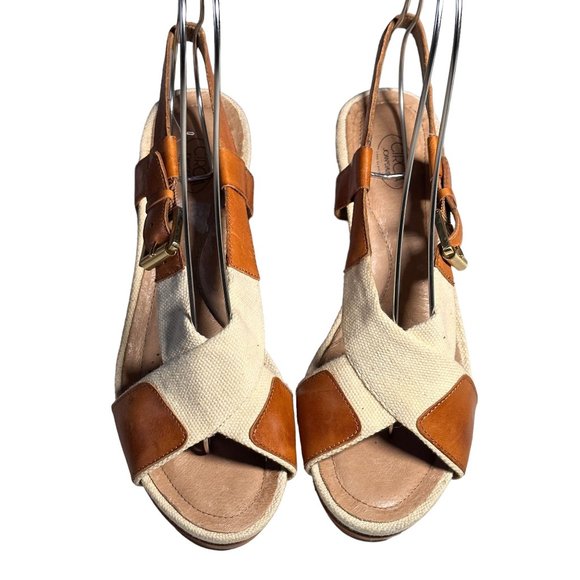 Circa Joan David Cloth & Leather Wedge Sandal 7M - Picture 10 of 10